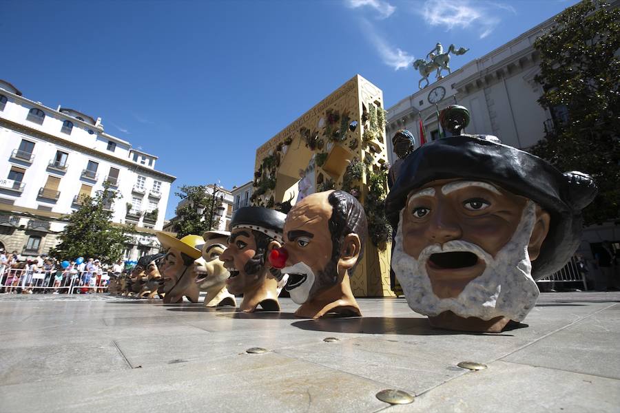 Te mostramos en imágenes cómo se ha vivido en el centro uno de los dìas grandes de la feria