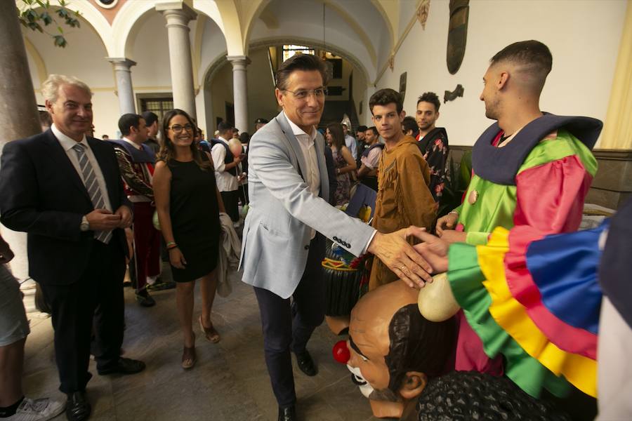 Te mostramos en imágenes cómo se ha vivido en el centro uno de los dìas grandes de la feria