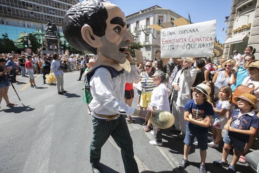 Te mostramos en imágenes cómo se ha vivido en el centro uno de los dìas grandes de la feria