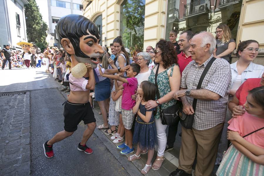 Te mostramos en imágenes cómo se ha vivido en el centro uno de los dìas grandes de la feria