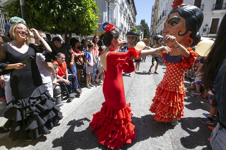 Te mostramos en imágenes cómo se ha vivido en el centro uno de los dìas grandes de la feria