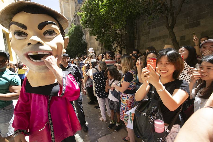 Te mostramos en imágenes cómo se ha vivido en el centro uno de los dìas grandes de la feria