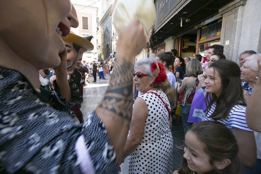 Te mostramos en imágenes cómo se ha vivido en el centro uno de los dìas grandes de la feria