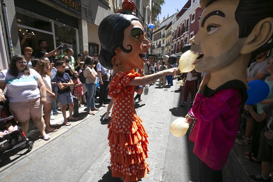 Te mostramos en imágenes cómo se ha vivido en el centro uno de los dìas grandes de la feria