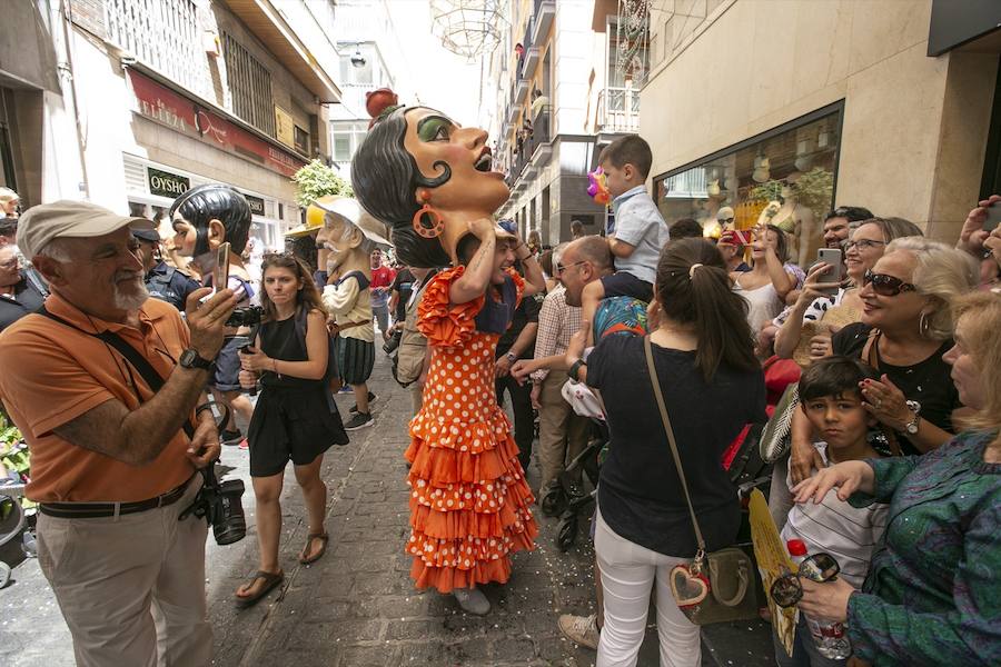 Te mostramos en imágenes cómo se ha vivido en el centro uno de los dìas grandes de la feria