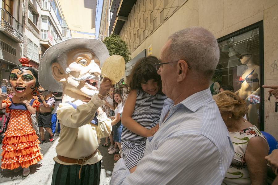 Te mostramos en imágenes cómo se ha vivido en el centro uno de los dìas grandes de la feria