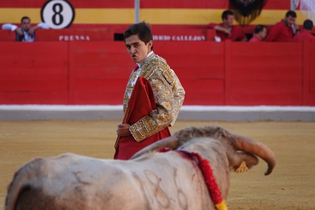 El novillero azteca, que cortó tres orejas, se impuso en la final a Alejandro Peñaranda y Miguel Polope