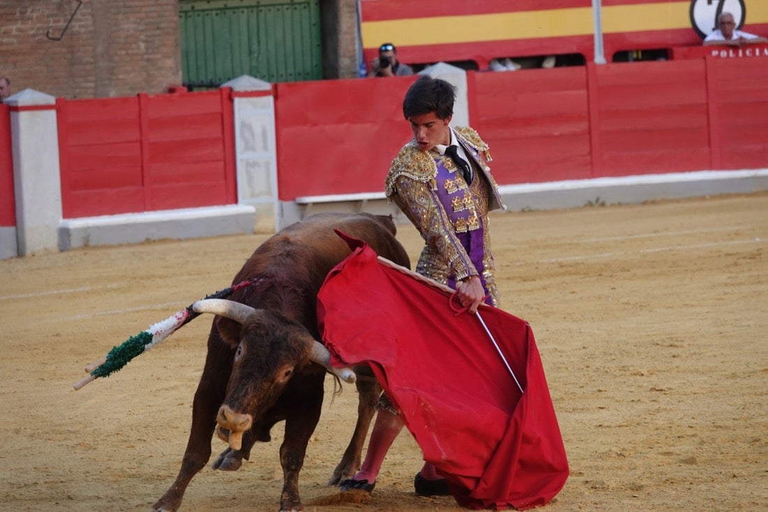 El novillero azteca, que cortó tres orejas, se impuso en la final a Alejandro Peñaranda y Miguel Polope