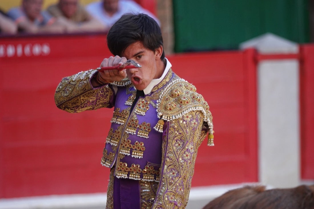 El novillero azteca, que cortó tres orejas, se impuso en la final a Alejandro Peñaranda y Miguel Polope