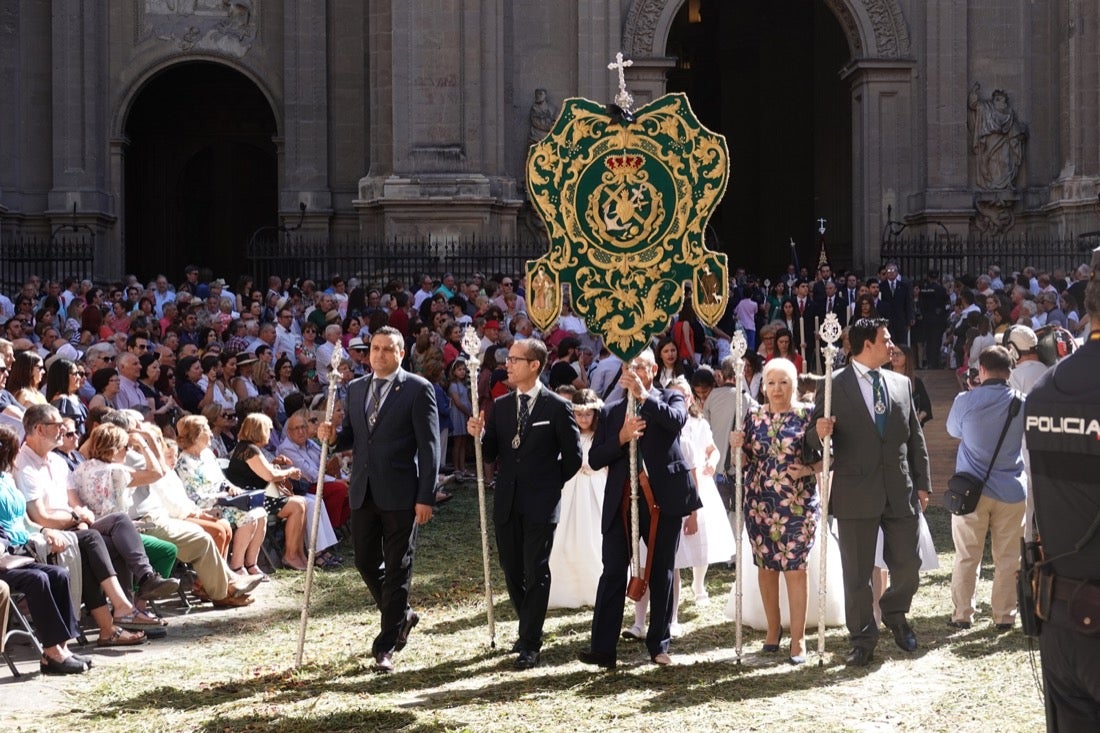 Si has estado en la Plaza de las Pasiegas, búscate en nuestra galería