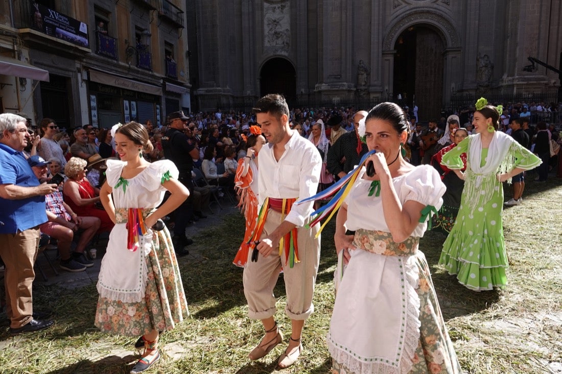 Si has estado en la Plaza de las Pasiegas, búscate en nuestra galería