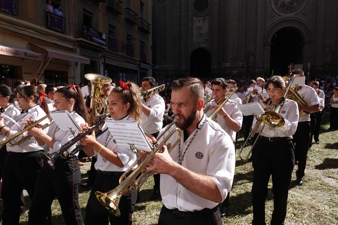 Si has estado en la Plaza de las Pasiegas, búscate en nuestra galería