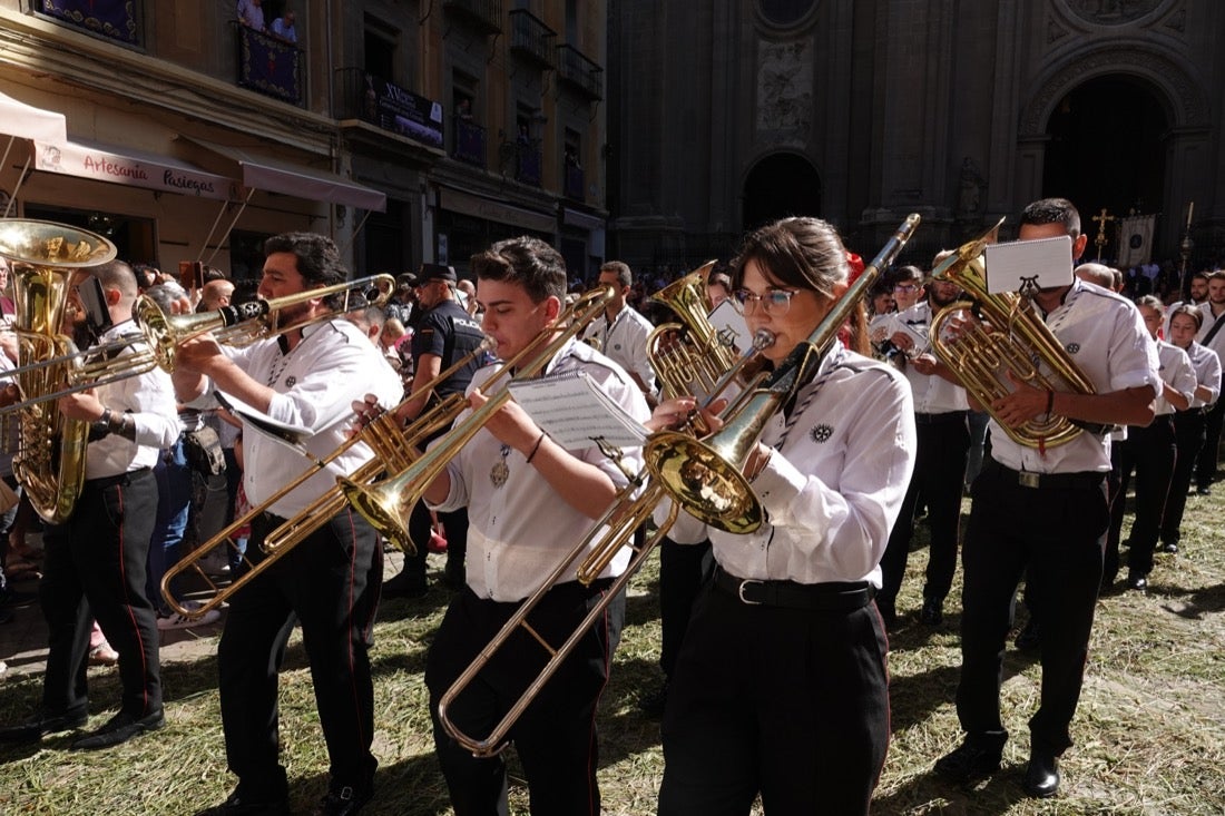 Si has estado en la Plaza de las Pasiegas, búscate en nuestra galería