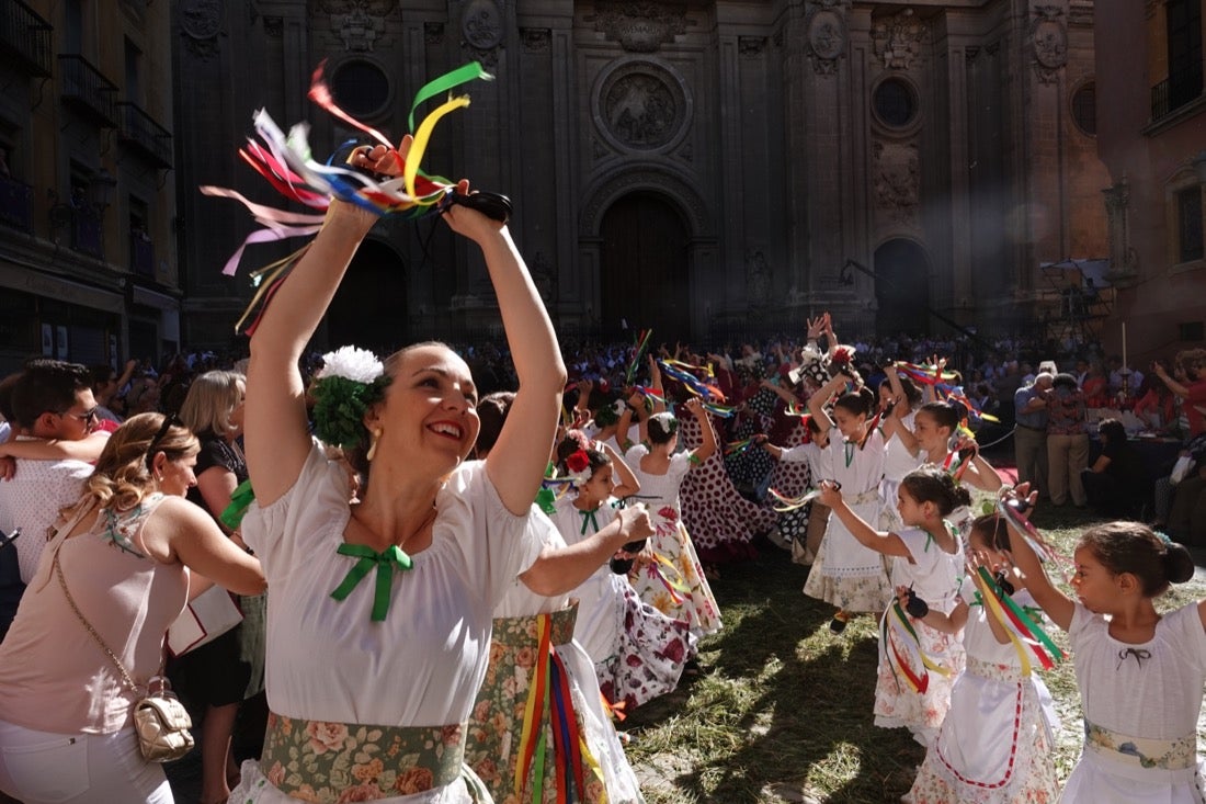 Si has estado en la Plaza de las Pasiegas, búscate en nuestra galería