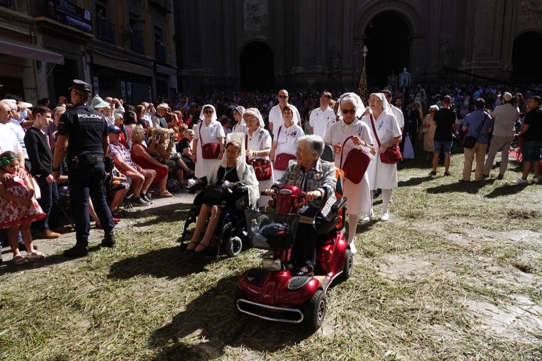 Si has estado en la Plaza de las Pasiegas, búscate en nuestra galería