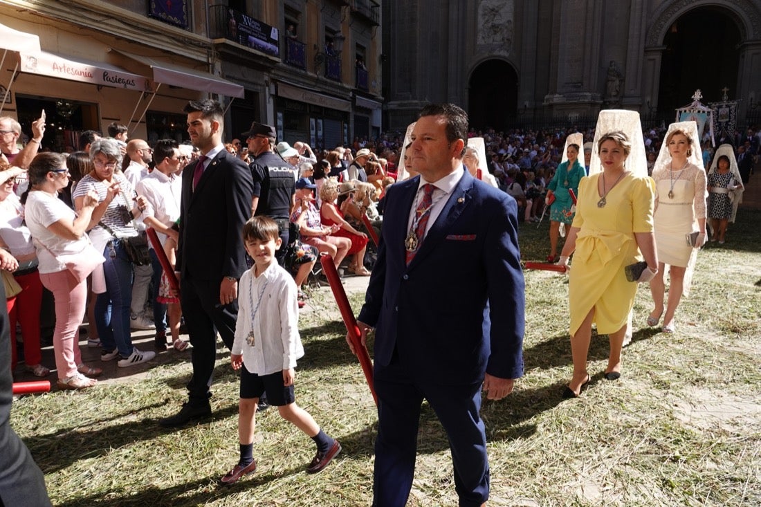 Si has estado en la Plaza de las Pasiegas, búscate en nuestra galería