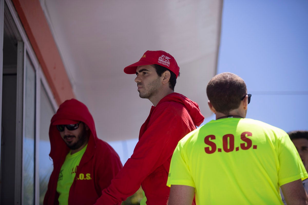 El servicio estará en funcionamiento hasta el 9 de septiembre, con horario de 12 del mediodía a 8 de la tarde y contará con 31 socorristas, entre ellos, 1 coordinador, 4 encargados de puestos de socorro y 4 patrones de embarcaciones