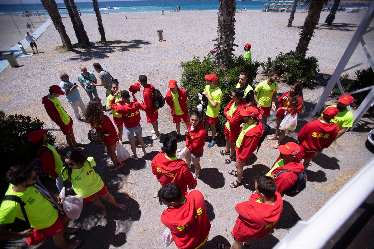 El servicio estará en funcionamiento hasta el 9 de septiembre, con horario de 12 del mediodía a 8 de la tarde y contará con 31 socorristas, entre ellos, 1 coordinador, 4 encargados de puestos de socorro y 4 patrones de embarcaciones