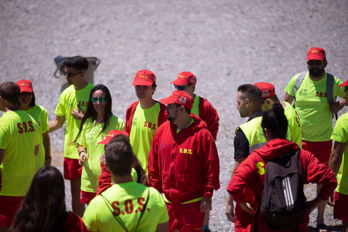 El servicio estará en funcionamiento hasta el 9 de septiembre, con horario de 12 del mediodía a 8 de la tarde y contará con 31 socorristas, entre ellos, 1 coordinador, 4 encargados de puestos de socorro y 4 patrones de embarcaciones