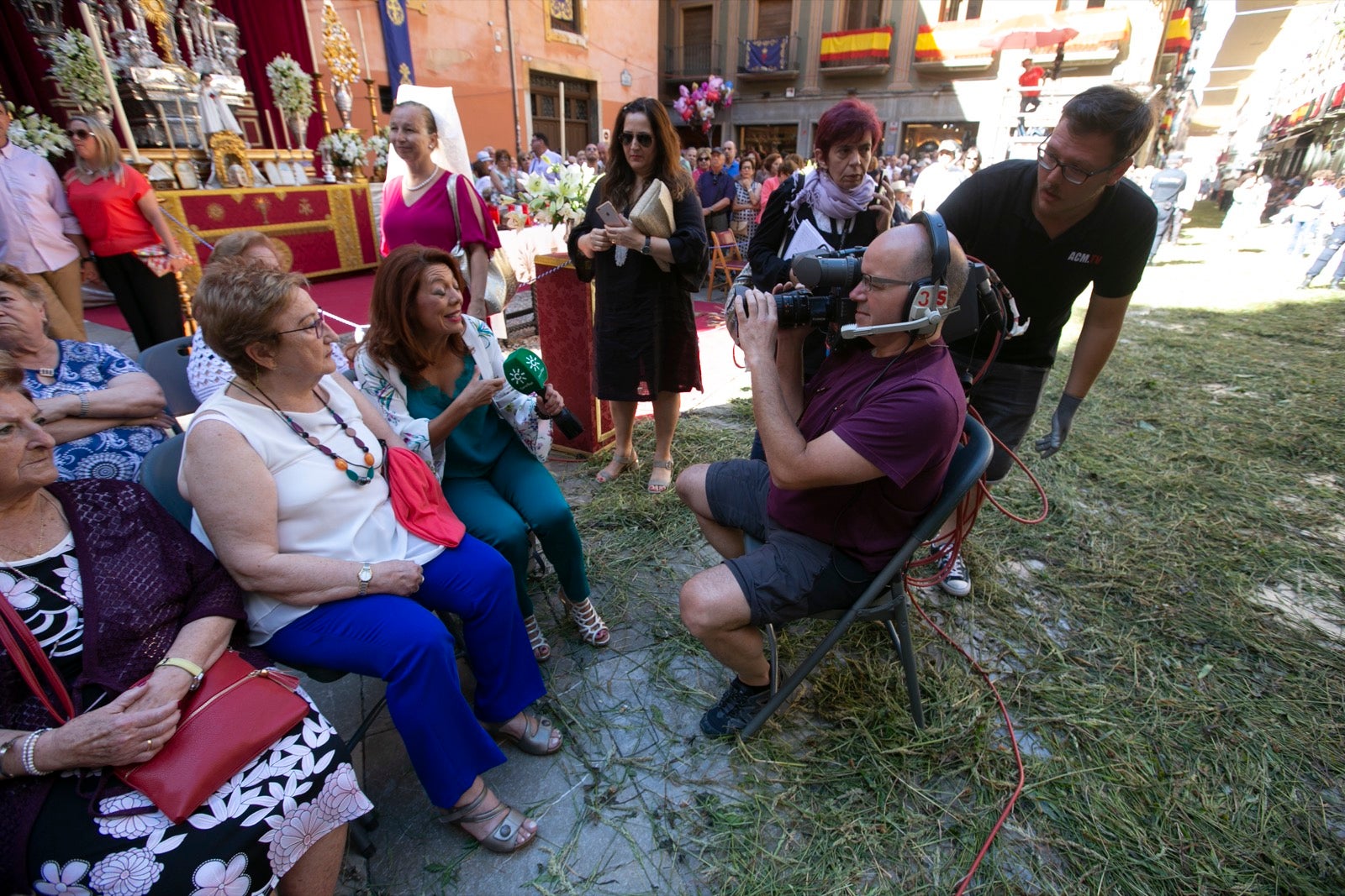 La plaza de las Pasiegas, abarrotada para recibir al Corpus Christi