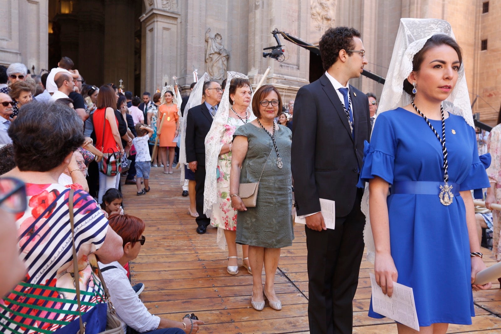 La plaza de las Pasiegas, abarrotada para recibir al Corpus Christi