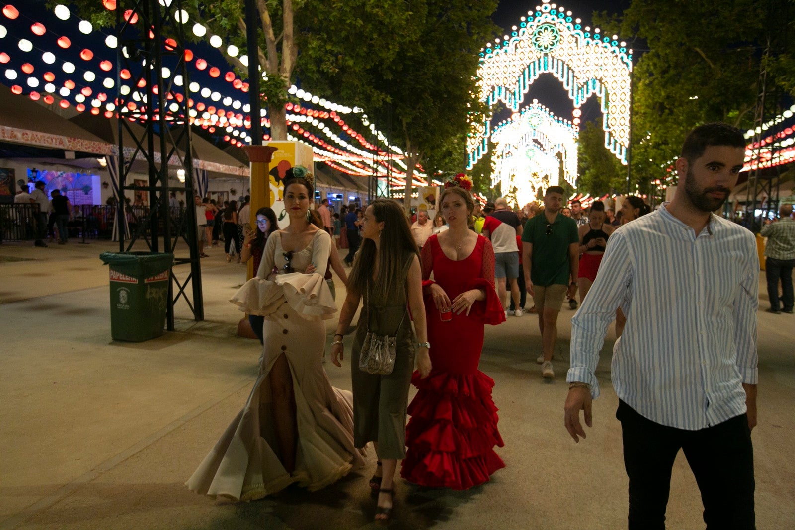 El festivo de la feria de Granada se hizo sentir en el recinto de Almanjáyar