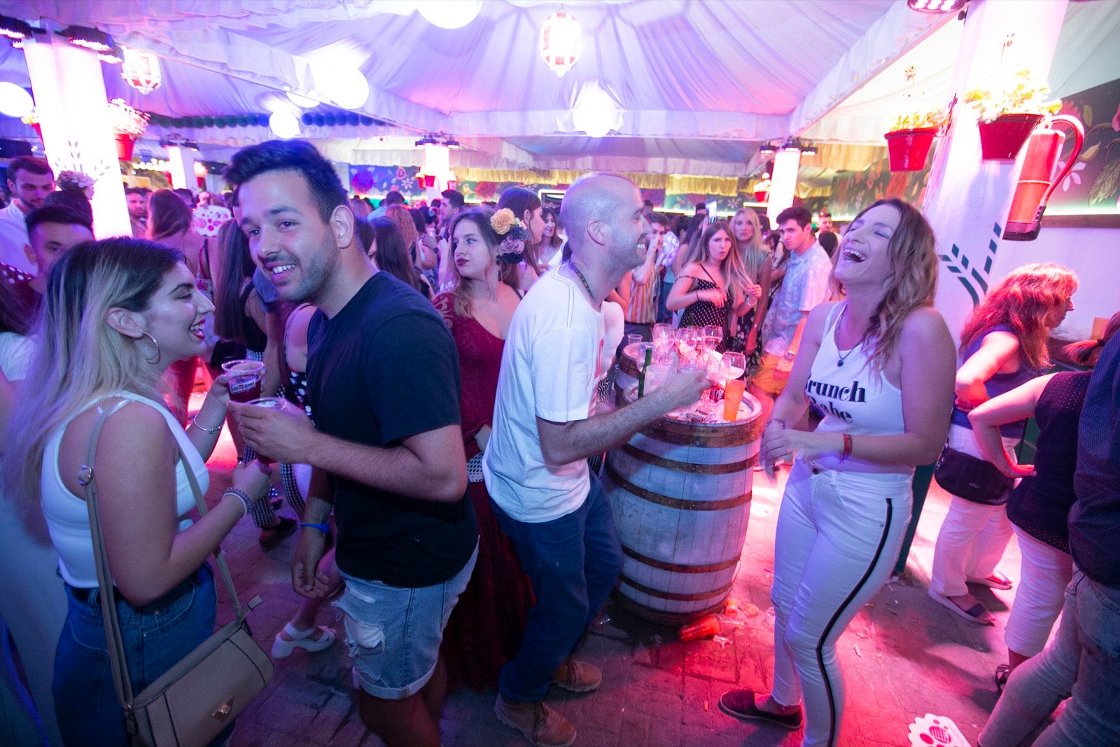 El festivo de la feria de Granada se hizo sentir en el recinto de Almanjáyar