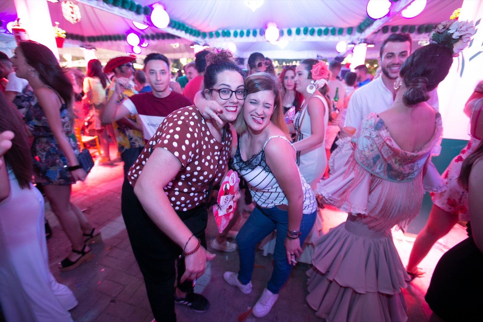 El festivo de la feria de Granada se hizo sentir en el recinto de Almanjáyar