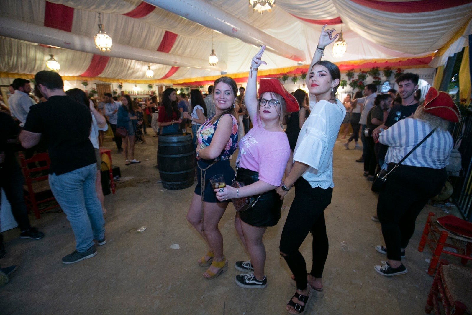 El festivo de la feria de Granada se hizo sentir en el recinto de Almanjáyar