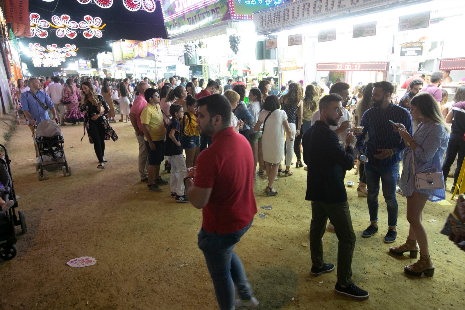 El festivo de la feria de Granada se hizo sentir en el recinto de Almanjáyar