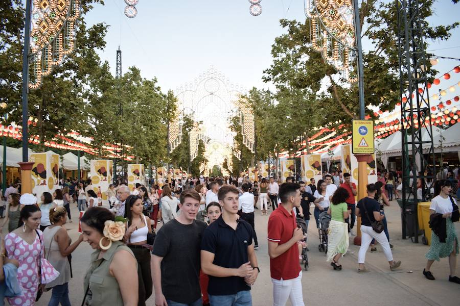 El festivo de la feria de Granada se hizo sentir en el recinto de Almanjáyar