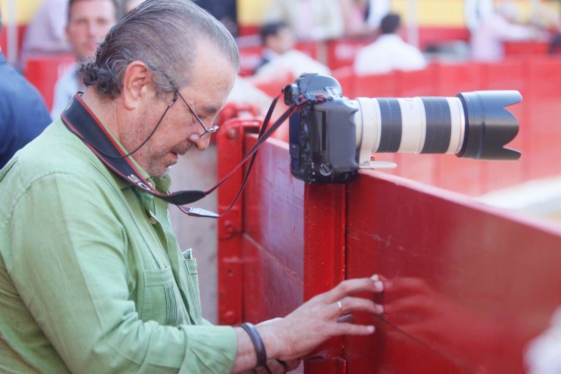 Fueron muchos los que acudieron a la plaza de toros de la ciudad este jueves