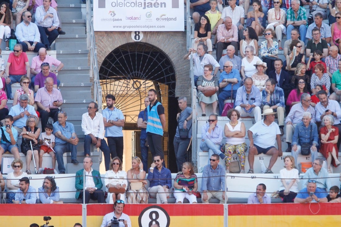 Fueron muchos los que acudieron a la plaza de toros de la ciudad este jueves