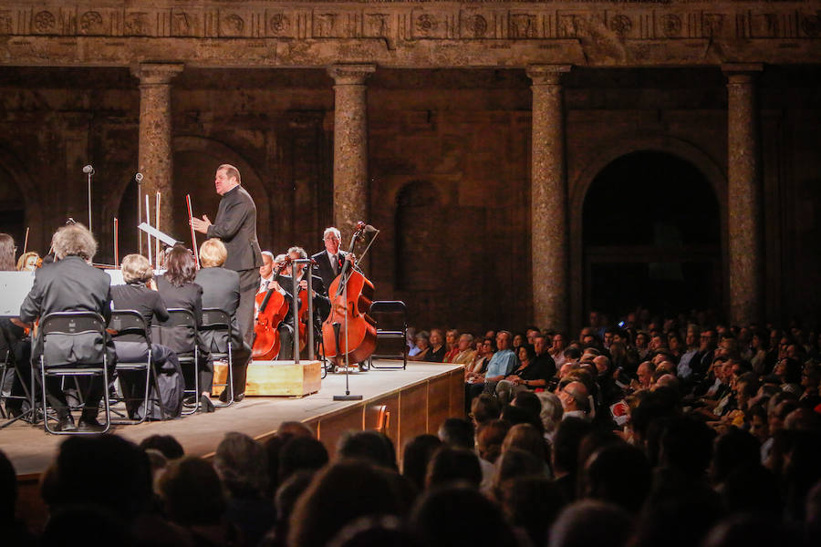 La O.C.G. abrió anoche el 68 Festival Internacional de Música y Danza de Granada, con la brillante dirección de Ivor Borton