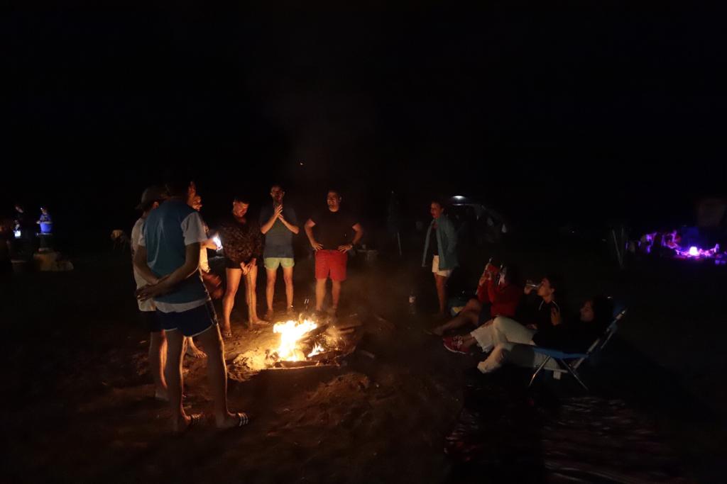 La Costa disfrutó de una madrugada en la que el fuego y el mar fueron los protagonistas y en los que casi todos aprovecharon para pedir algún deseo 