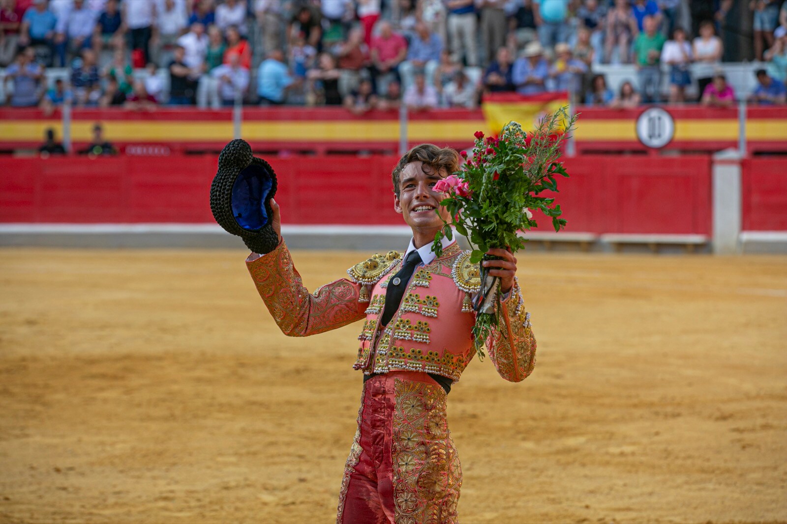 Borja Collado y Miguel Aguilar ponen broche triunfal a la feria del Corpus. El bastetano Aquilino Girón, que cortó una oreja y acreditó sobrado valor, acabó en la enfermería con una lesión en la rodilla