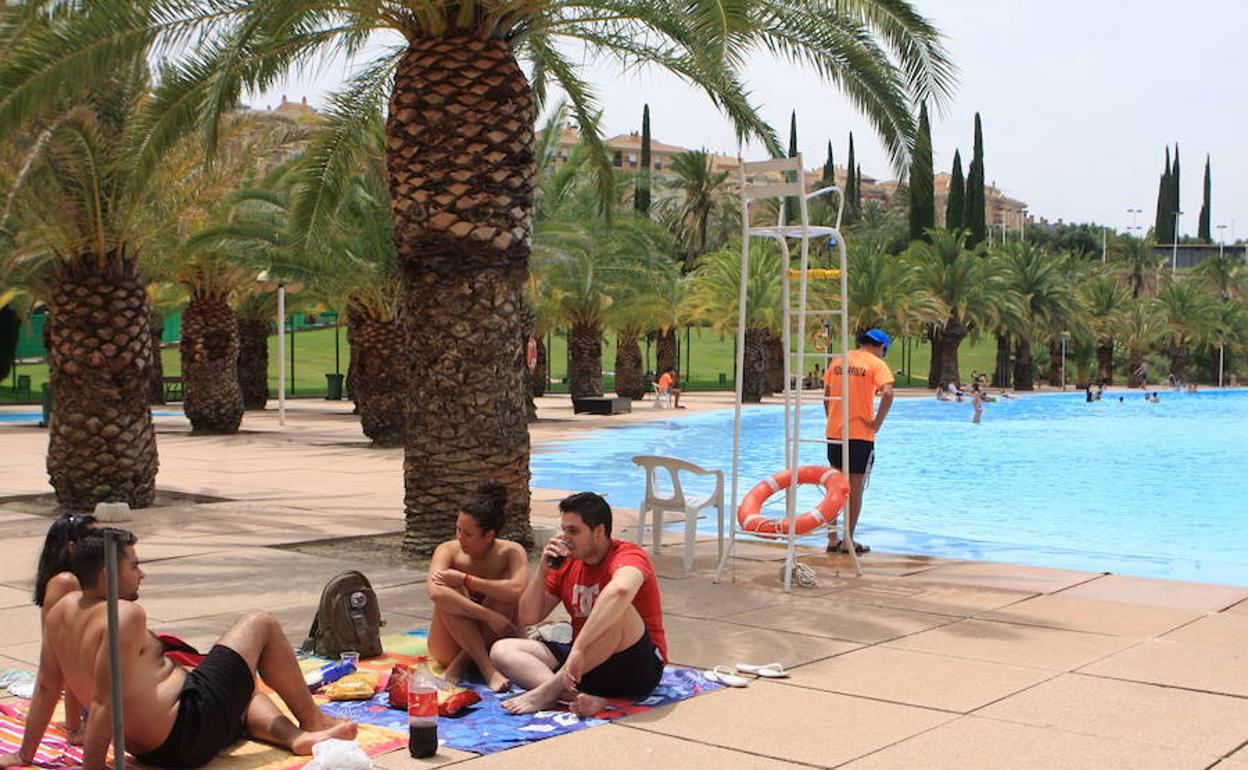 Piscina del complejo deportivo de Las Fuentezuelas, que abrió el pasado sábado. 