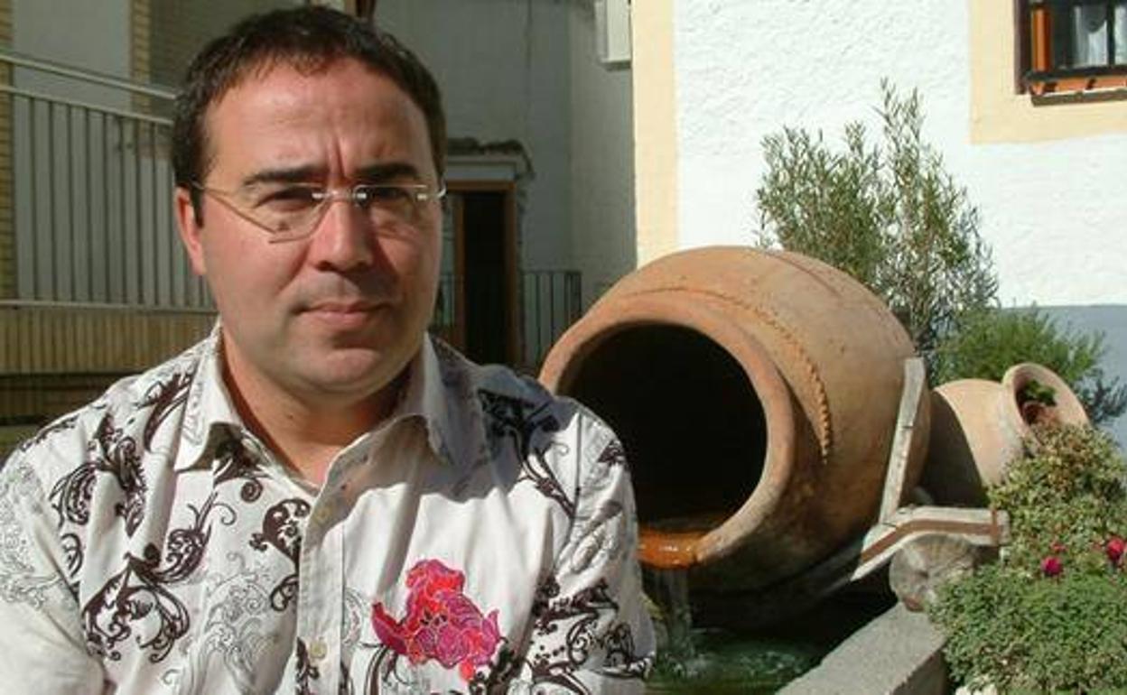 Castril | Abren un juicio oral al exalcalde por el gasto en llamdas eróticas