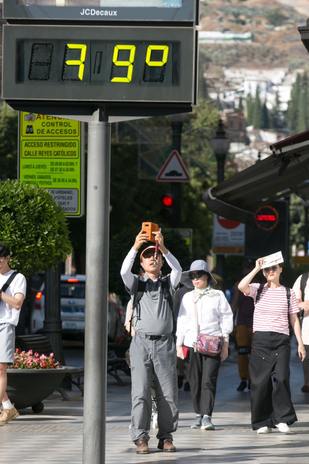 La ola de calor que se aproxima a la Península ya deja sentir sus altas temperaturas en la ciudad