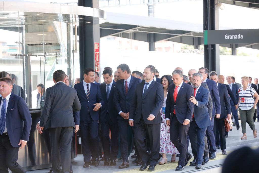 Pedro Sánchez llega a Granada para inaugurar la línea del AVE que conecta Granada con Antequera y Madrid