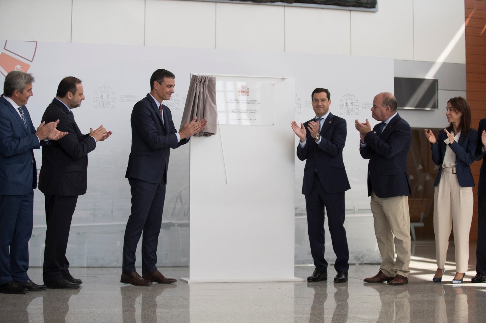 El presidente del Gobierno, Pedro Sánchez, inaugura en Antequera la línea que une está ciudad con Granada y Madrid