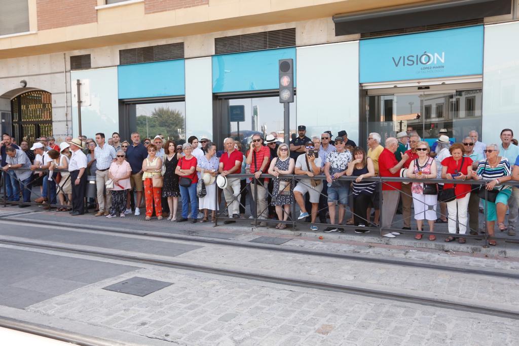 Fotos: Aluvión de personas para recibir el AVE en Granada