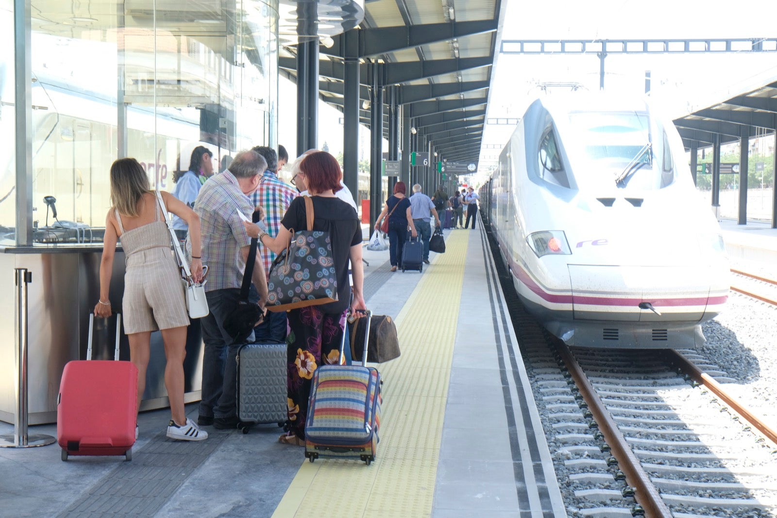 Los pasajeros han llegado a la estación de Atocha con tres minutos de antelación respecto a lo previsto