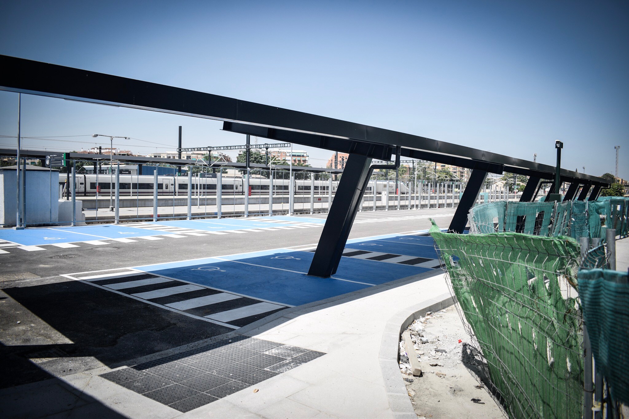 Imagen secundaria 1 - AVE de Granada: La Junta anuncia que la obra del parking de la estación  arrancará este verano