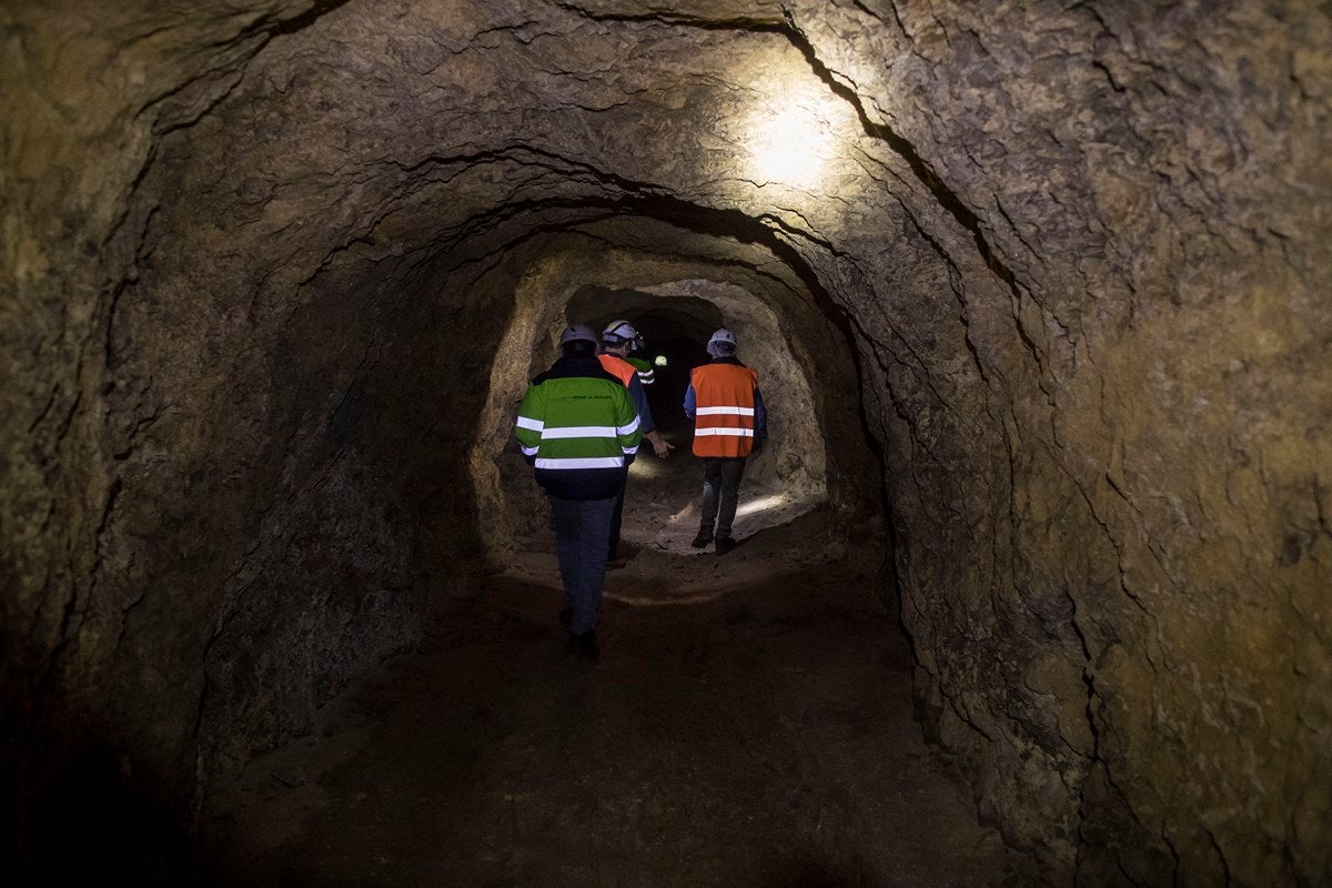 Así son las antiguas minas de Alquife