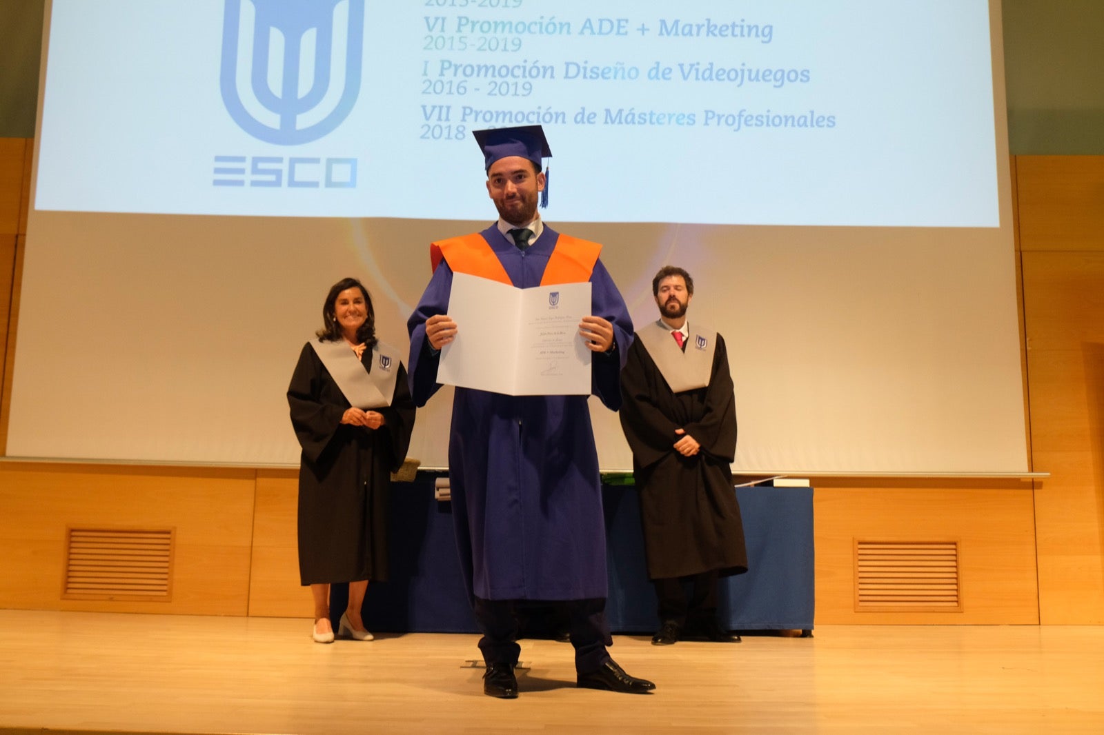 Después de cuatro años de estudios, la de anoche era una fecha muy esperada para varias promociones de esta escuela