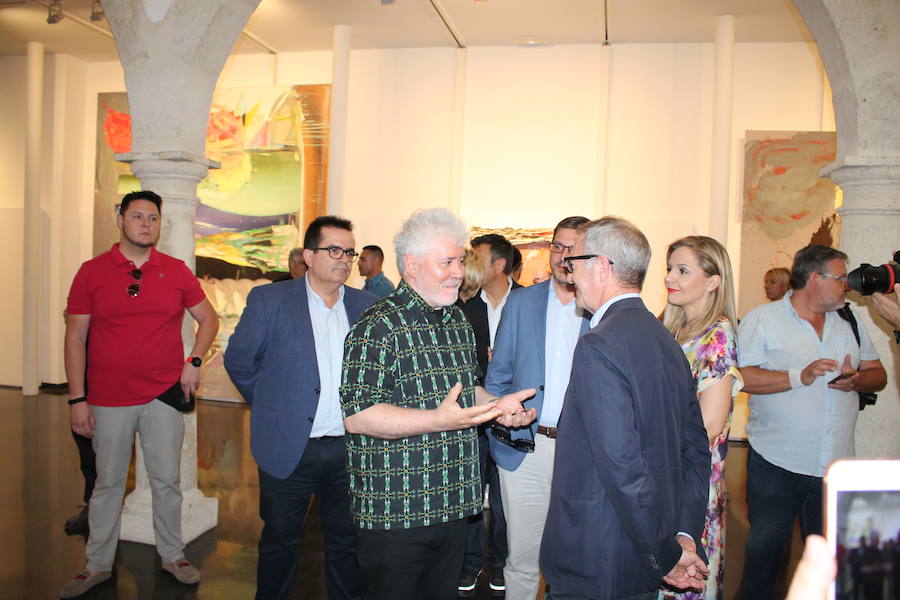 El cineasta manchego expone en el Centro Andaluz de la Fotografía, junto al artista Jorge Galindo, un trabajo conjunto en cuadros de gran formato 