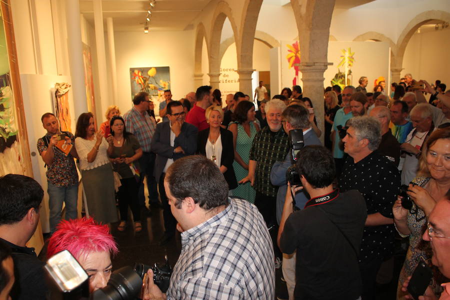 El cineasta manchego expone en el Centro Andaluz de la Fotografía, junto al artista Jorge Galindo, un trabajo conjunto en cuadros de gran formato 