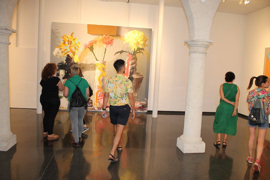 El cineasta manchego expone en el Centro Andaluz de la Fotografía, junto al artista Jorge Galindo, un trabajo conjunto en cuadros de gran formato 