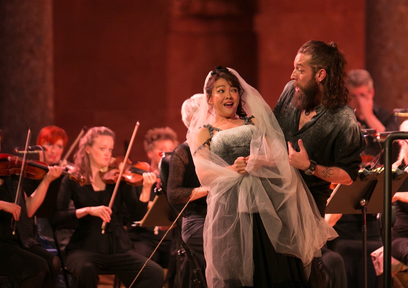 René Jacobs ofrece una versión amplia, luminosa, llena de ese espíritu mozartiano y que aflora en cualquier momento de tan grandiosa partitura